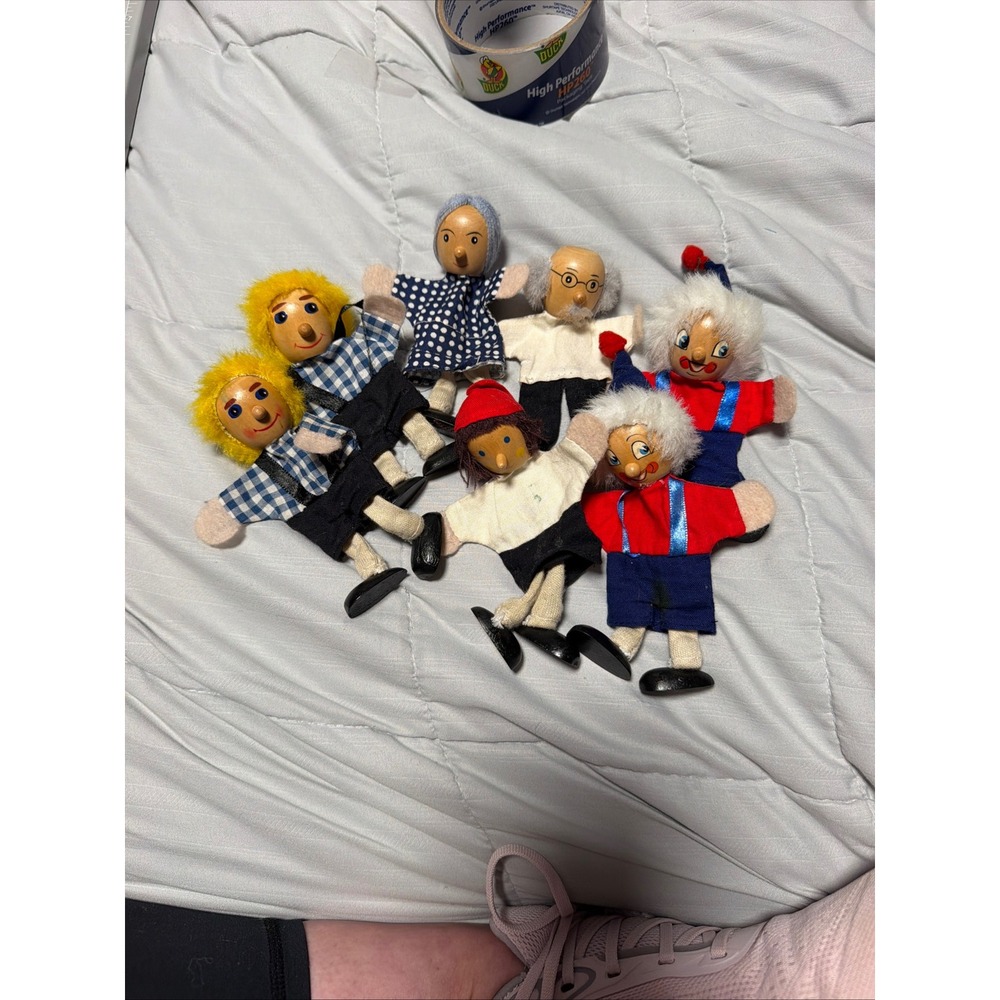 Vintage Wooden Head Hand-painted Finger Puppets Set of 7 Folk Art - Picture 10 of 10